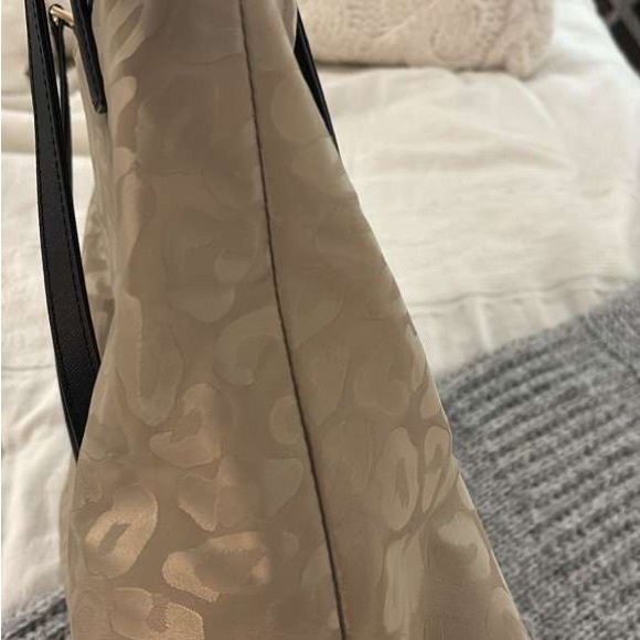 Michael Kors Leopard Print Beige and Black Tote - Picture 6 of 7